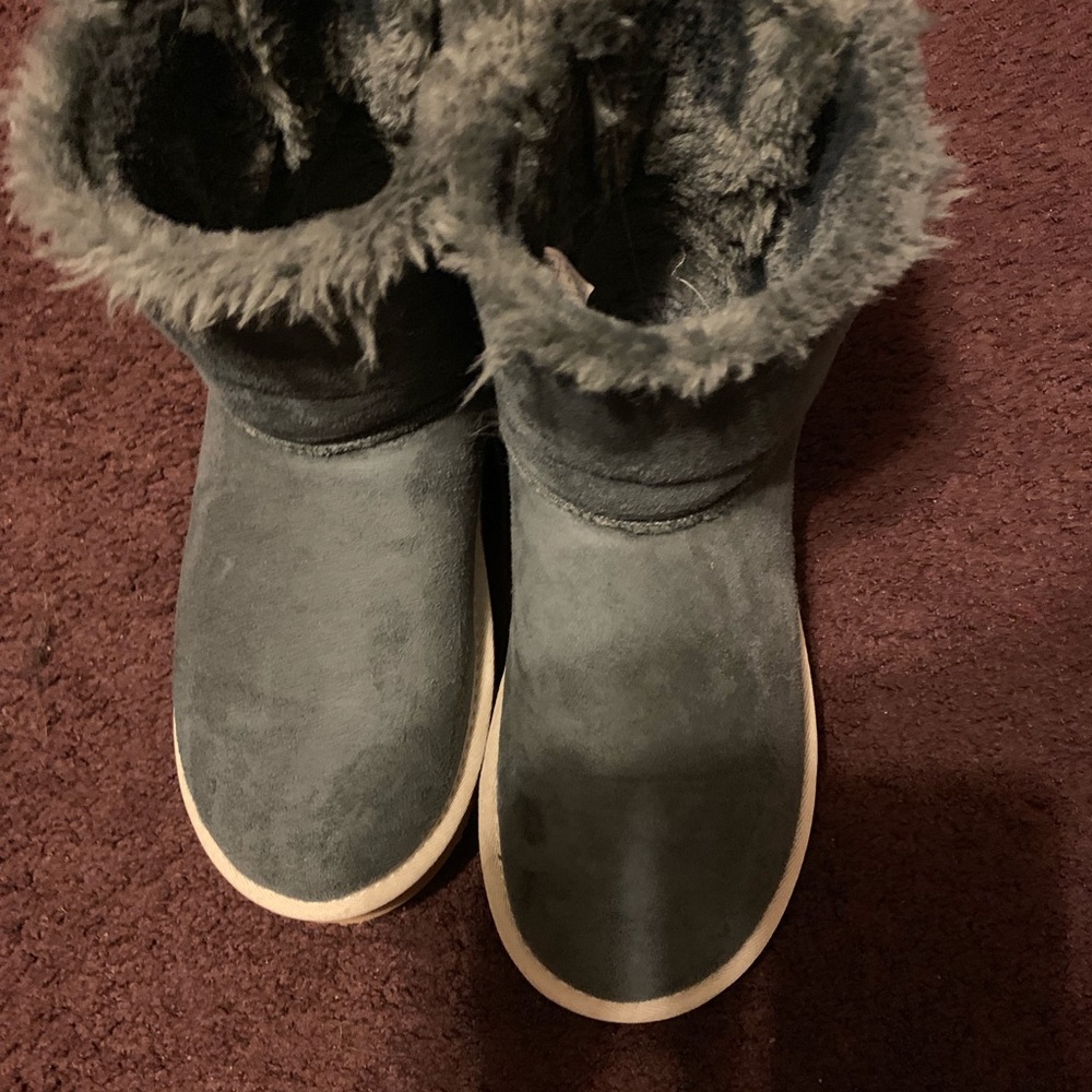 Boots - Picture 3 of 3